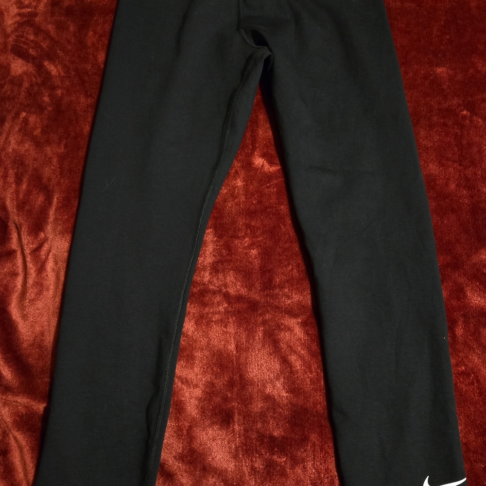 Nike Women's Black High-Rise Leggings